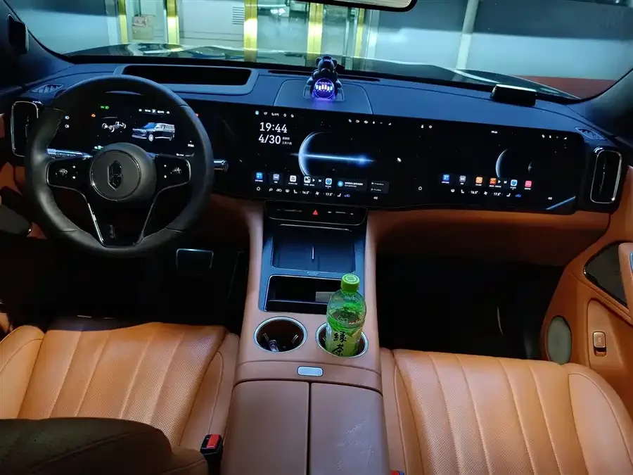 AITO M8 Wenjie M8 2025 Extended Range Max+ Version 53.4kWh 5-Seat Version (192-line LiDAR) 2025 — миниатюра 5