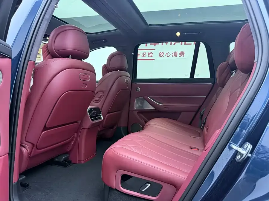 AITO M8 Wenjie M8 2025 Extended Range Ultra Edition 53.4kWh 5-Seat Version (192-line LiDAR) 2025 — миниатюра 2