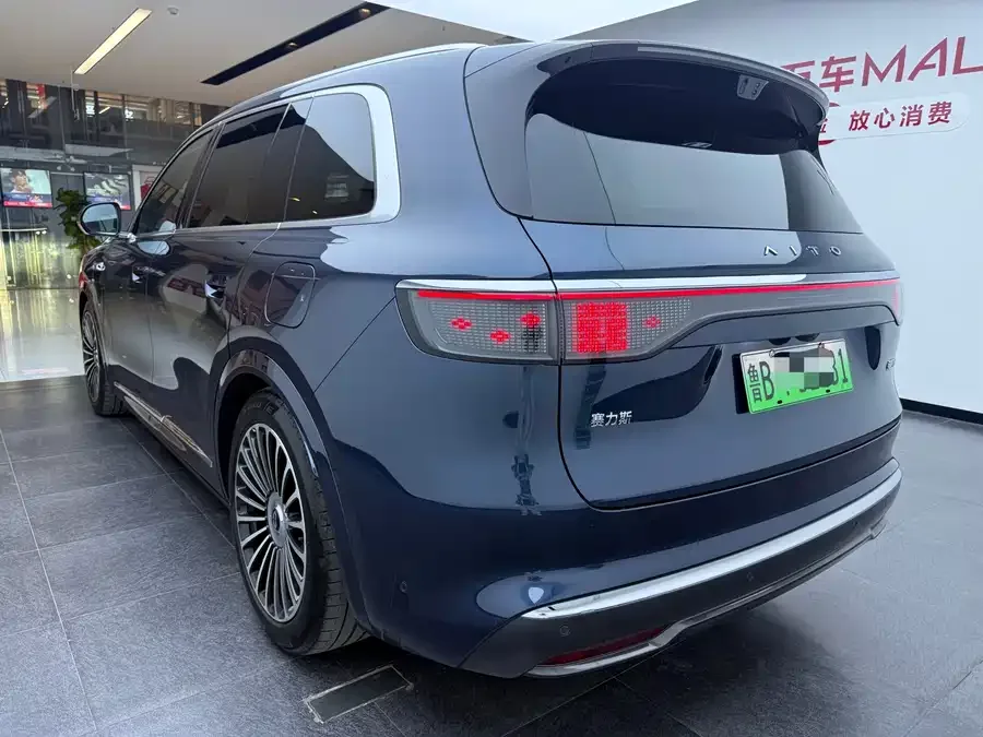 AITO M8 Wenjie M8 2025 Extended Range Ultra Edition 53.4kWh 5-Seat Version (192-line LiDAR) 2025 — миниатюра 5