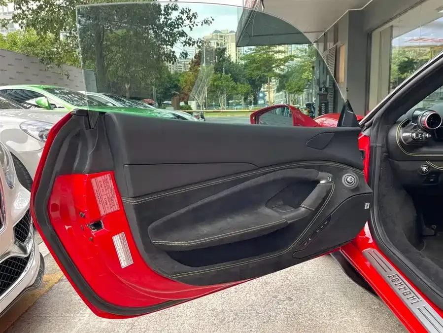 Ferrari F8 Ferrari F8 2020 Spider 3.9T V8 2022 — миниатюра 4