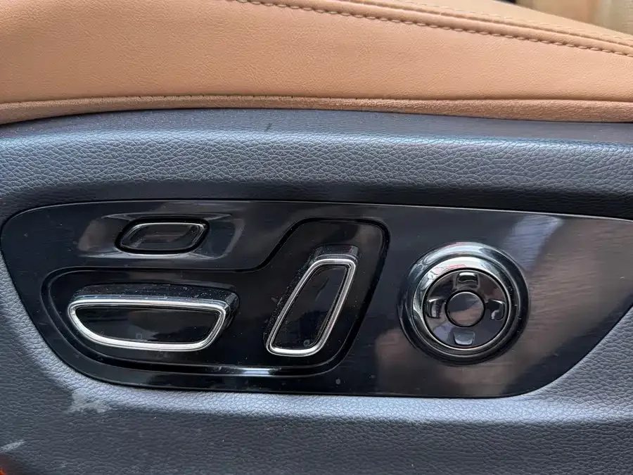 GAC Trumpchi ES9 PHEV Trumpchi ES9 2024 PHEV 143km Traveler Max 2023 — миниатюра 4