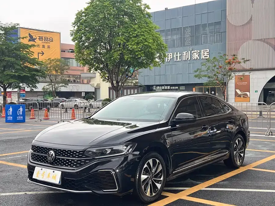 Volkswagen Passat Passat 2022 330TSI Star Elite Edition 2023 — фото 1, купить с доставкой в Москву