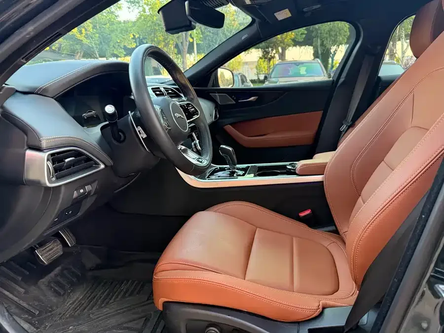 Jaguar XEL 2024 2.0T 250PS R-DYNAMIC S Black Sports Edition 2024 — миниатюра 3