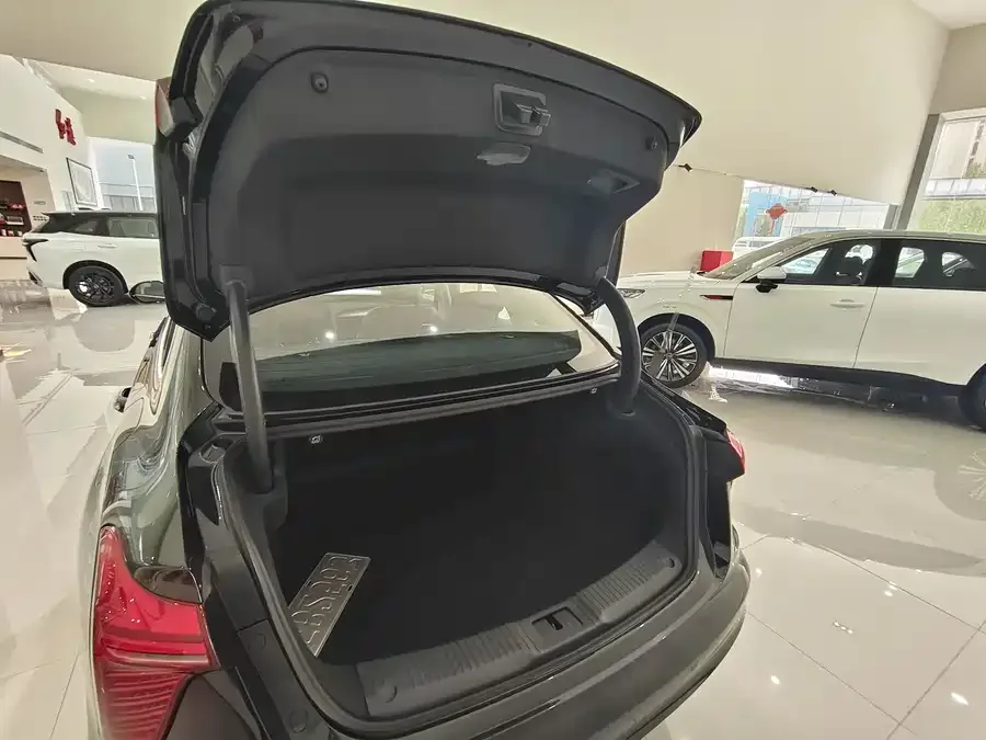 Hongqi H5 PHEV Hongqi H5 PHEV 2025 130 Super Hybrid Edition 2026 — миниатюра 4
