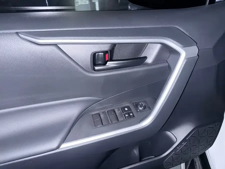 Toyota RAV4 RAV4 Rongfang 2023 2.0L CVT 2WD Urban Edition 2023 — миниатюра 3