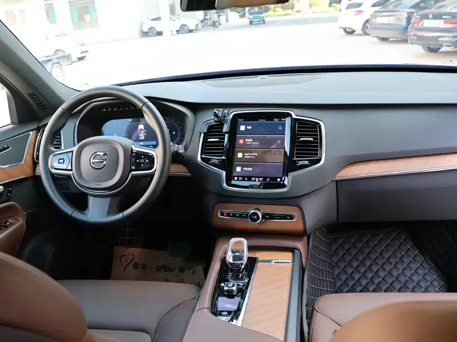 Volvo XC90 2025 B6 Zhiyi Luxury Edition 7 Seaters 2025 — миниатюра 4