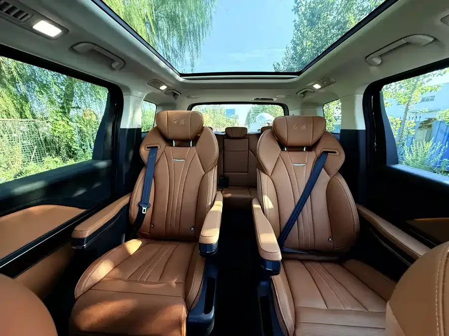 Hongqi HQ9 Hongqi HQ9 2023 2.0T Intelligent Connection Flagship Edition 2023 — миниатюра 2
