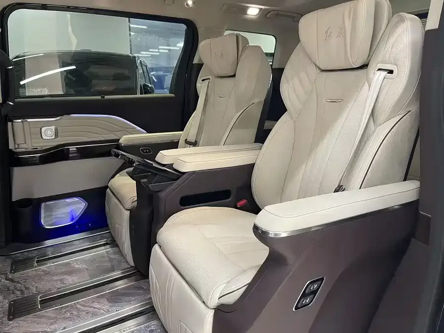 Hongqi HQ9 Hongqi HQ9 2023 2.0T Zhilian Flagship Edition 2022 — миниатюра 3