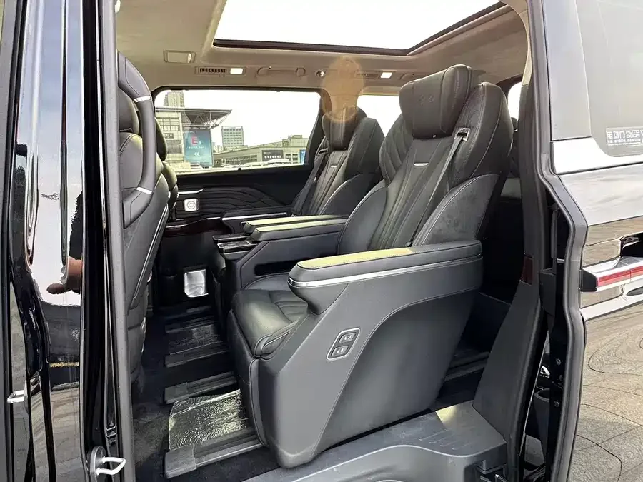 Hongqi HQ9 Hongqi HQ9 2023 2.0T Zhilian Flagship Edition 2023 — миниатюра 3