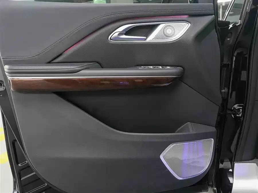Hongqi HQ9 Hongqi HQ9 2023 2.0T Intelligent Connection Flagship Edition 2023 — миниатюра 3