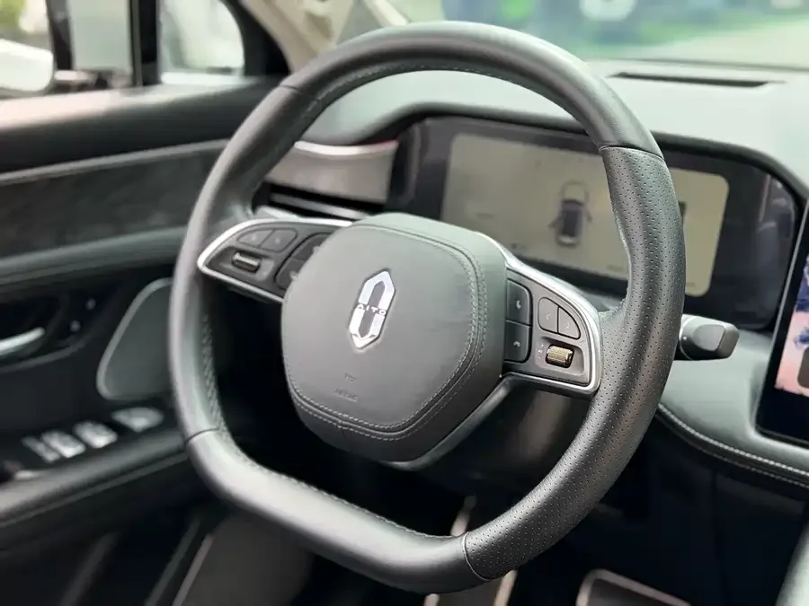 AITO M5 M5 2022 Extended Range 4WD Ultimate Edition 2022 — миниатюра 3
