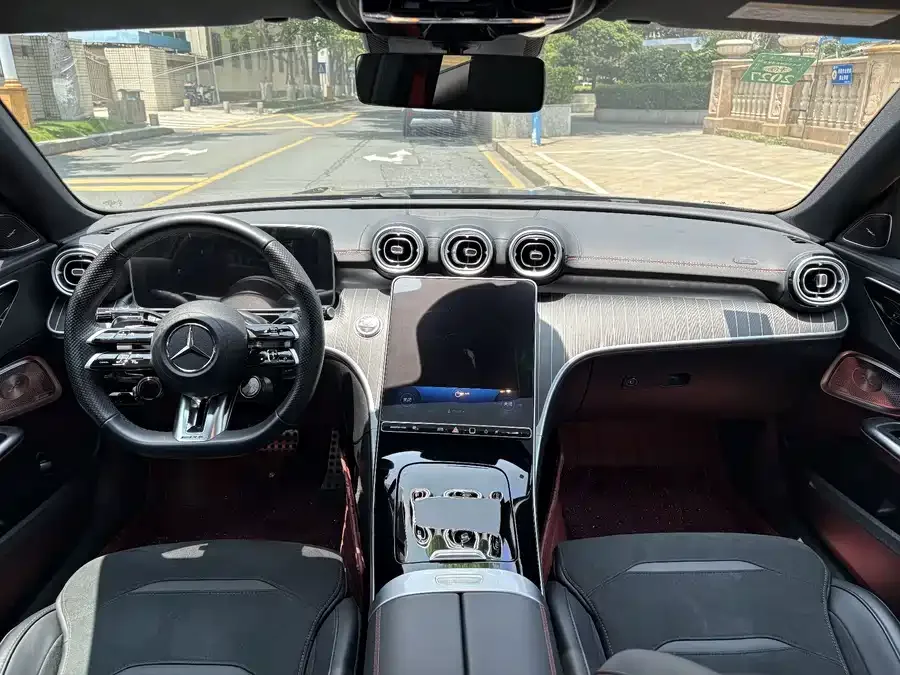 Mercedes-Benz C-Class AMG Mercedes-Benz C-Class AMG 2024 AMG C 43 4MATIC 2025 — миниатюра 3