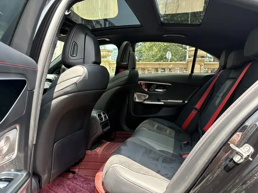 Mercedes-Benz C-Class AMG Mercedes-Benz C-Class AMG 2024 AMG C 43 4MATIC 2025 — миниатюра 4