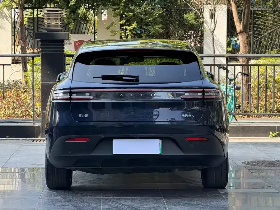 AITO M5 M5 2022 Extended Range 4WD Flagship Edition 2022 — миниатюра 2