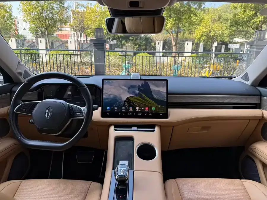 AITO M5 M5 2022 Extended Range 4WD Flagship Edition 2022 — миниатюра 3