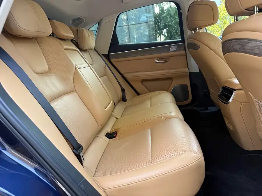 AITO M5 M5 2022 Extended Range 4WD Flagship Edition 2022 — миниатюра 5