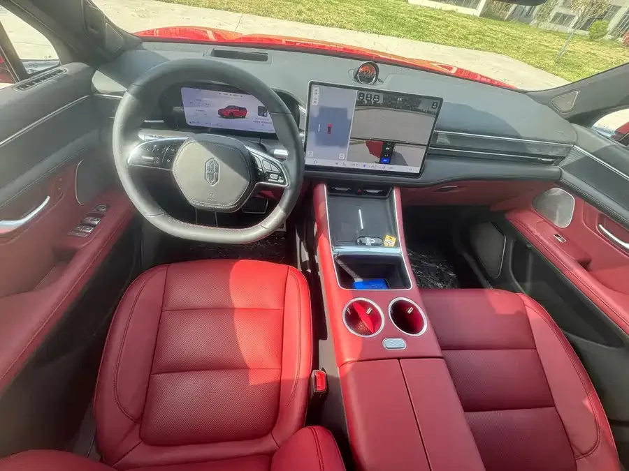AITO M5 M5 2025 Extended Range Ultra 4WD Edition 2025 — миниатюра 3