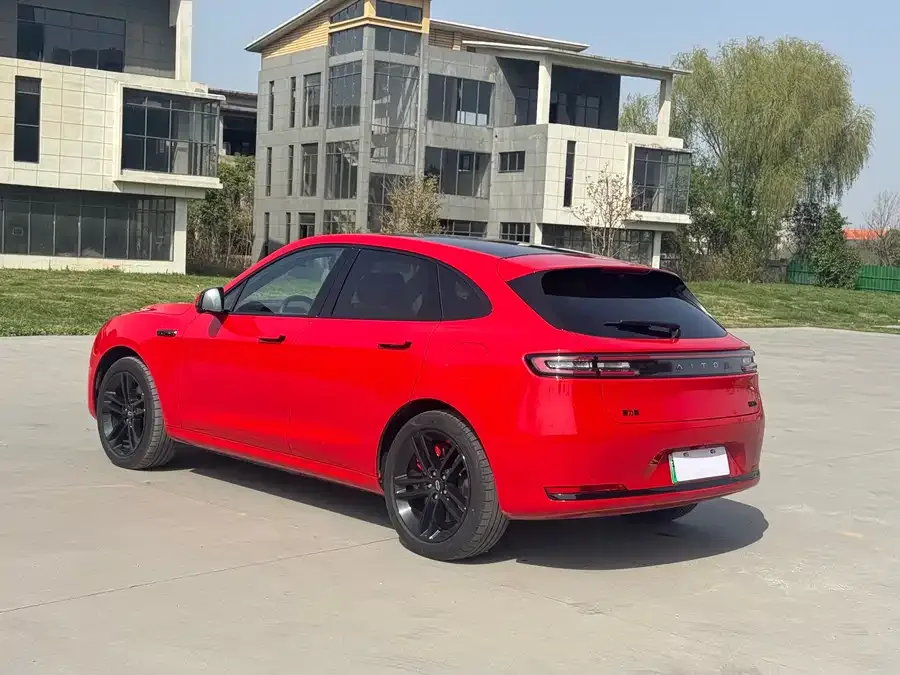 AITO M5 M5 2025 Extended Range Ultra 4WD Edition 2025 — миниатюра 4