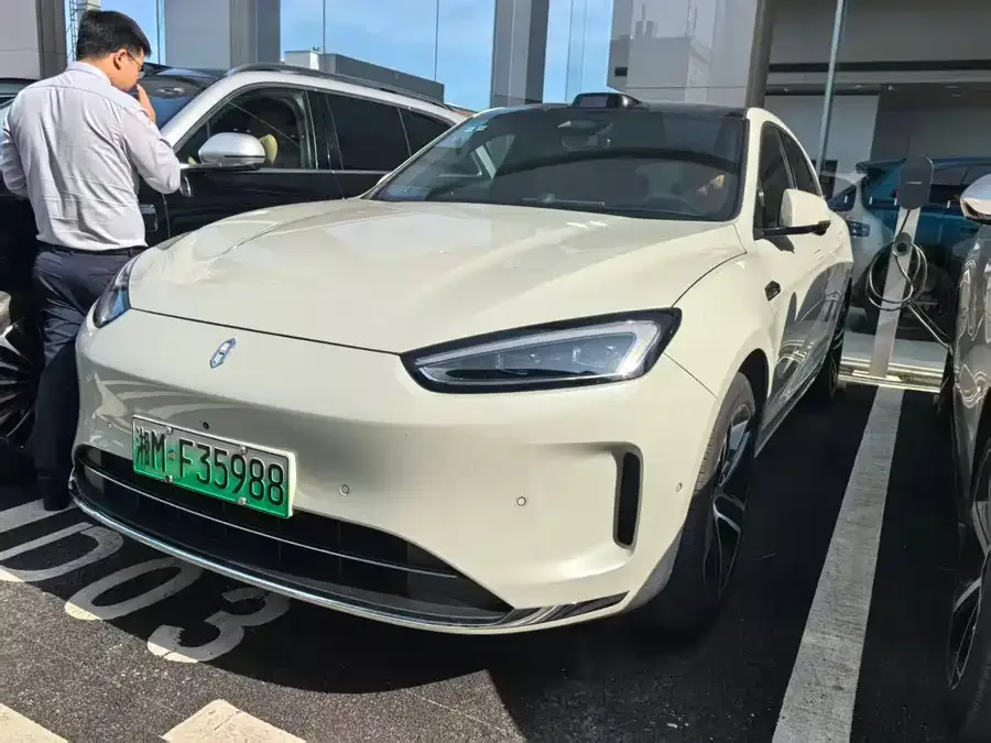AITO M5 M5 2025 Extended Range Ultra 4WD Edition 2025 — миниатюра 3