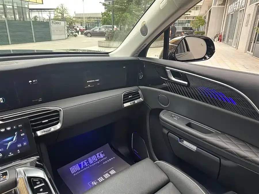 Hongqi E-HS9 Hongqi E-HS9 2022 660km Changqi Edition Six Seaters 2023 — миниатюра 5