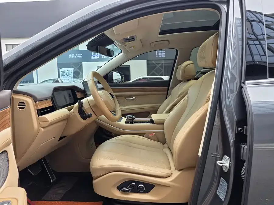 AITO M7 Wenjie M7 2024 1.5T Intelligent Driving 4WD Max Edition 6 Seaters 2024 — миниатюра 2