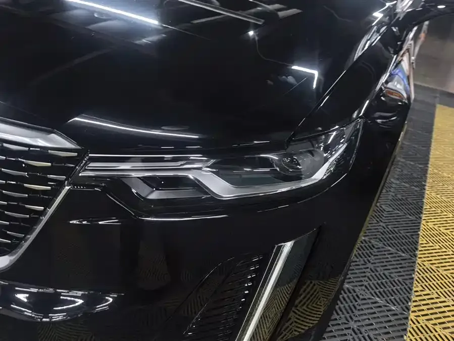 Cadillac XT6 2022 2.0T 7-seat 4WD Fashion Edition 2023 — миниатюра 5