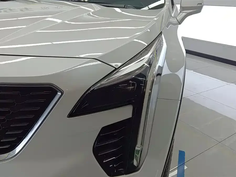 Cadillac XT4 2022 28T two-wheel drive premium model 2022 — миниатюра 2