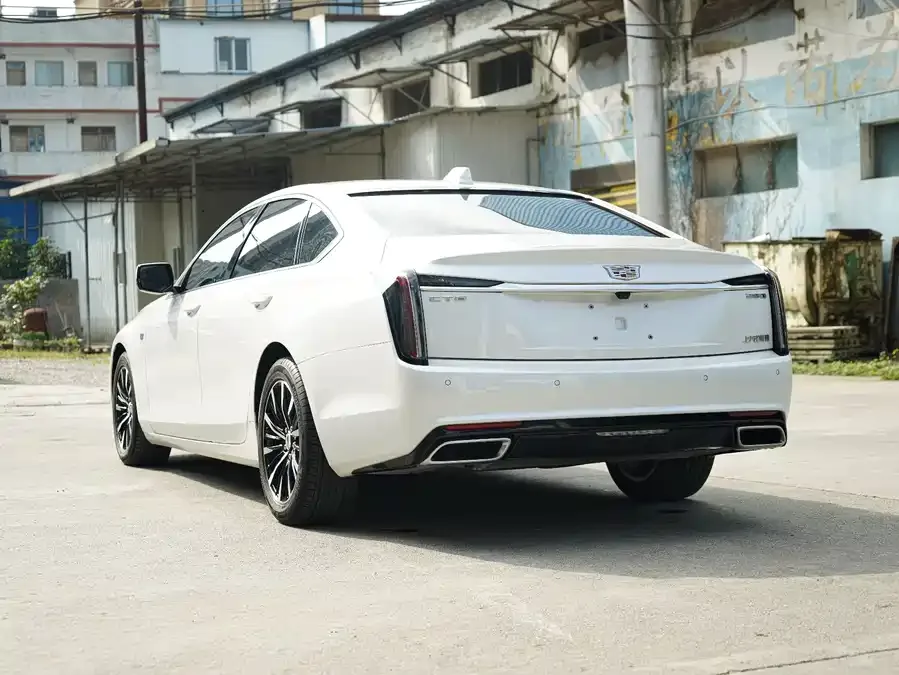 Cadillac CT6 2023 28T Fashion Model 2024 — миниатюра 3