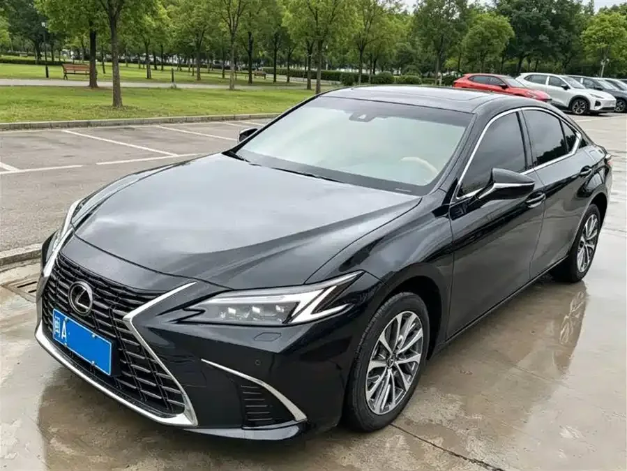 Lexus ES 2026