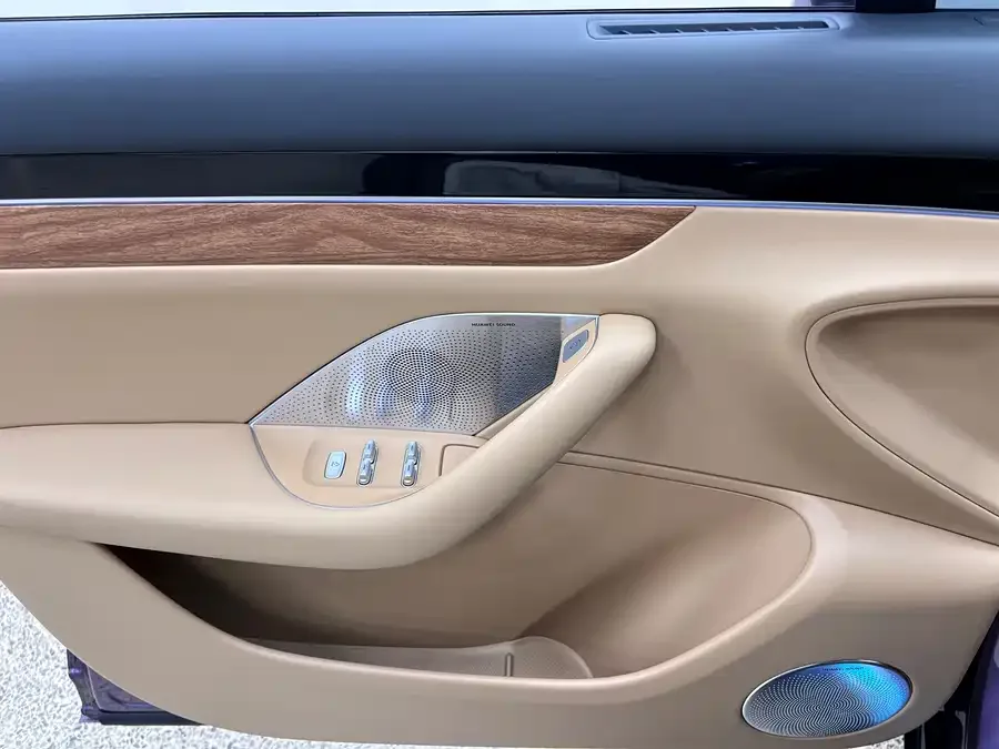 Smart world R7 Zhijie R7 2024 pure electric 667km Pro 2024 — миниатюра 4
