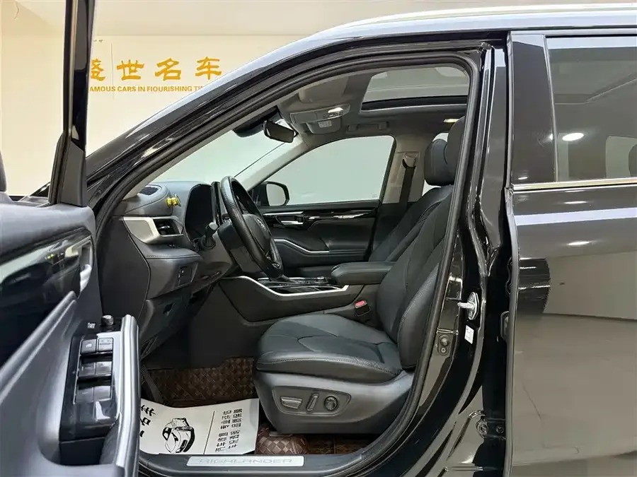 Toyota Highlander Highlander 2022 380T 4WD Luxury Edition 7 Seaters 2023 — миниатюра 2