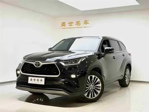 Toyota Highlander 2023 buy in Moscow
