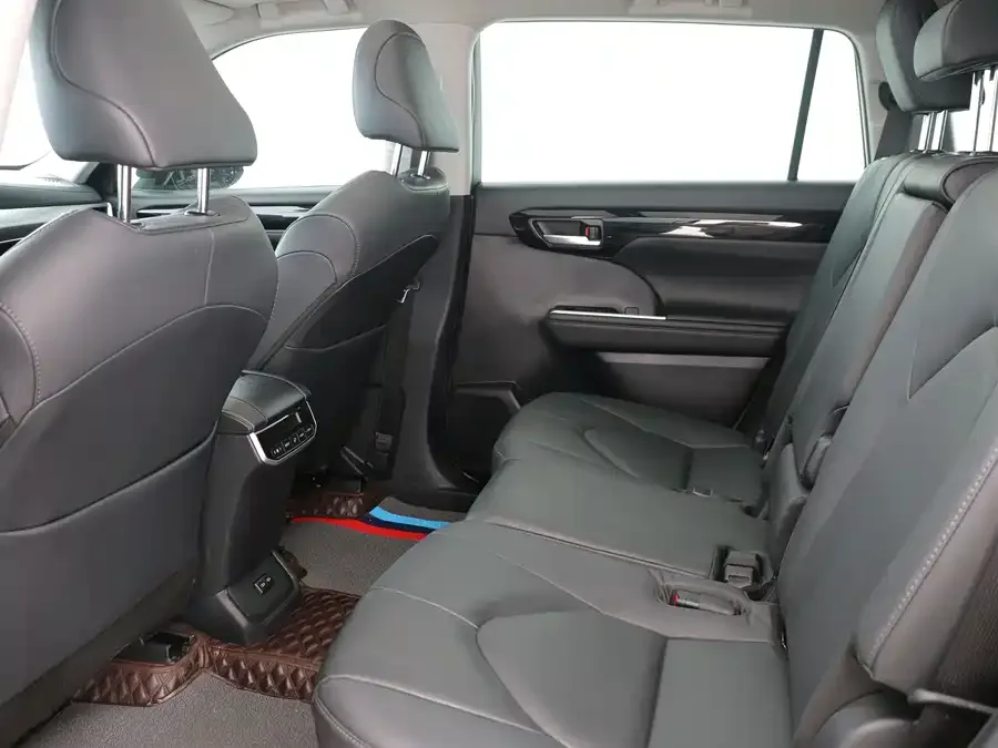 Toyota Highlander Highlander 2024 380T 4WD Luxury Edition 7 Seaters 2024 — миниатюра 2