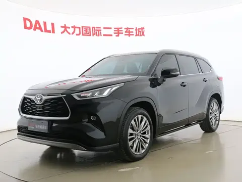 Toyota Highlander 2024 buy in Moscow