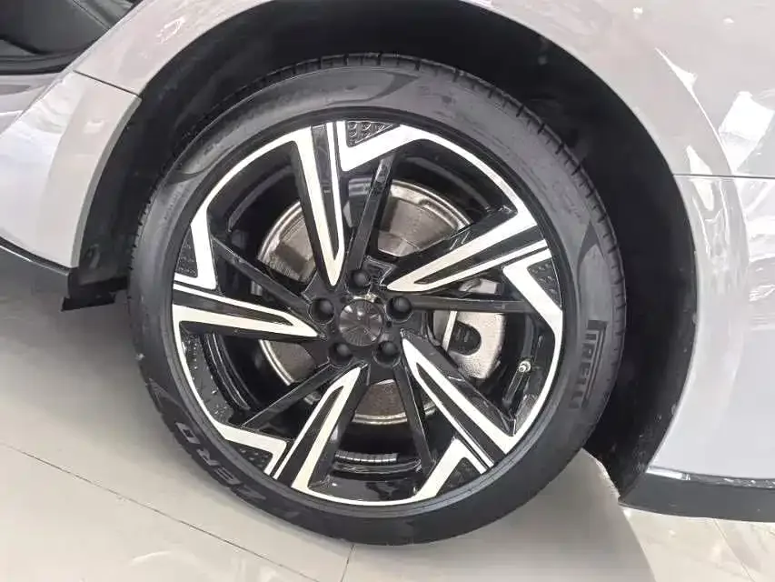 Hongqi EH7 Hongqi EH7 2024 760 Pro+ 4WD version 2024 — миниатюра 5