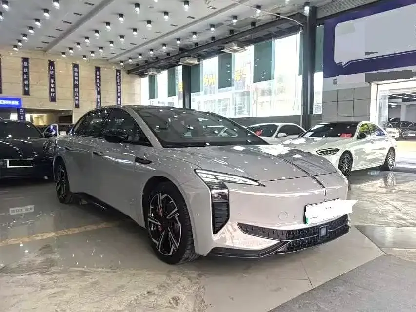 Hongqi EH7 2024