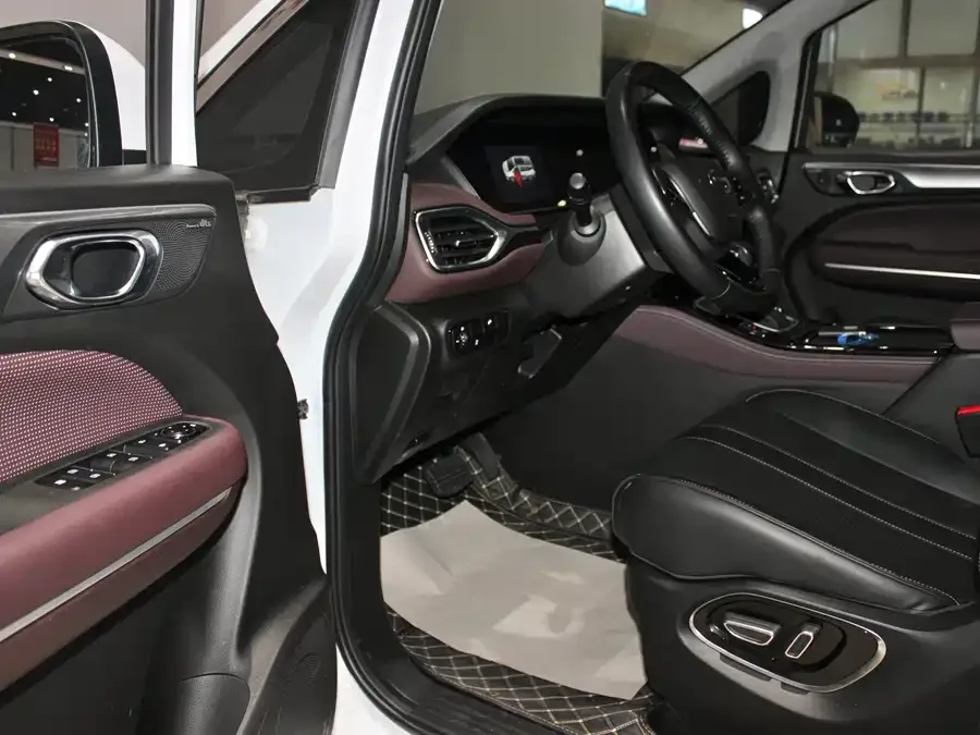 GAC Trumpchi M6 Trumpchi M6 2023 PRO 270T DCT Luxury Edition 2022 — миниатюра 3