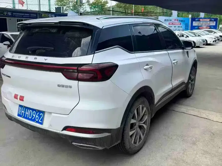 Chery Tiggo 7 PLUS Tiggo 7 PLUS 2022 1.5T CVT Royal Yellow Limited Edition Premium 2022 — миниатюра 2