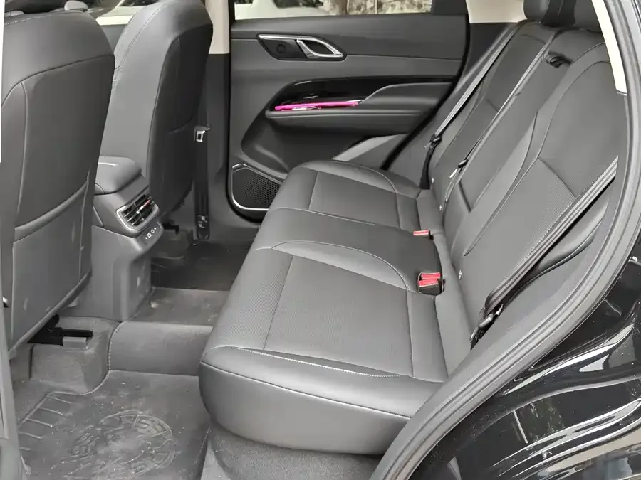 Hongqi HS3 PHEV Hongqi HS3 PHEV 2025 125km commemorative edition for its 2 millionth anniversary 2025 — миниатюра 3