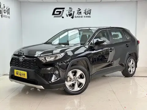 Toyota RAV4 2022 купить в Москве