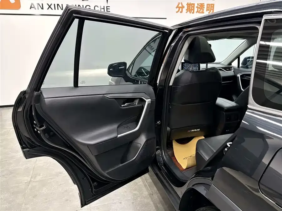 Toyota RAV4 RAV4 Rongfang 2022 2.0L CVT 2WD Fashion PLUS Edition 2022 — миниатюра 4