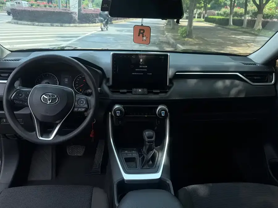 Toyota RAV4 RAV4 Rongfang 2023 2.0L CVT 2WD Urban Edition 2023 — миниатюра 3