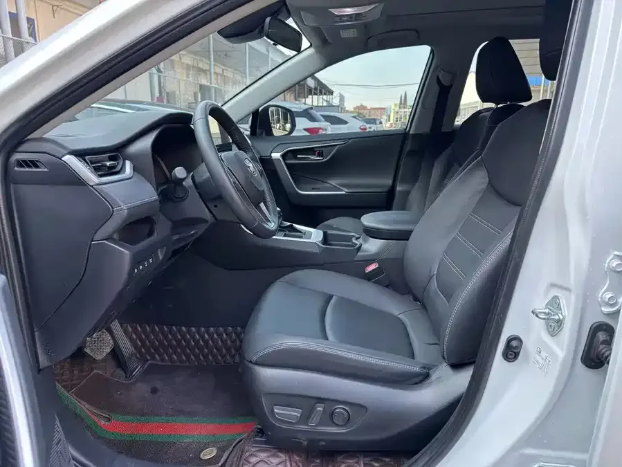 Toyota RAV4 RAV4 Rongfang 2023 2.0L CVT 2WD Fashion PLUS Edition 2023 — миниатюра 4