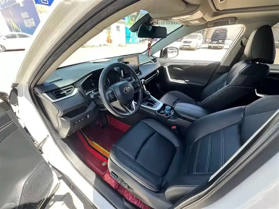 Toyota RAV4 RAV4 Rongfang 2022 2.0L CVT 2WD Fashion PLUS Edition 2022 — миниатюра 2