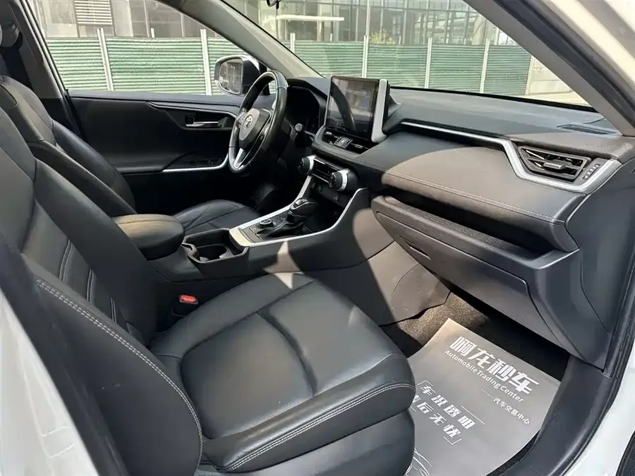 Toyota RAV4 RAV4 Rongfang 2022 Dual Engine 2.5L E-CVT 4WD Elite Plus Edition 2022 — миниатюра 4