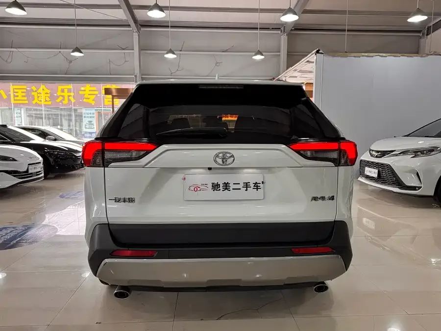 Toyota RAV4 RAV4 Rongfang 2023 2.0L CVT 2WD Fashion Edition 2023 — миниатюра 2