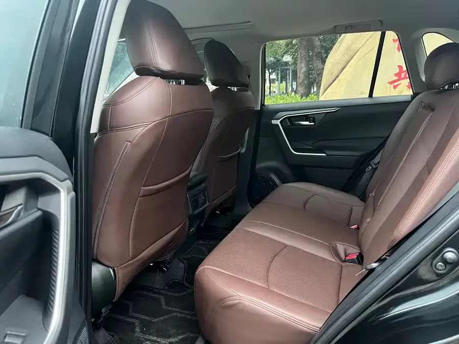Toyota RAV4 RAV4 Rongfang 2022 2.0L CVT 2WD Fashion Edition 2023 — миниатюра 5