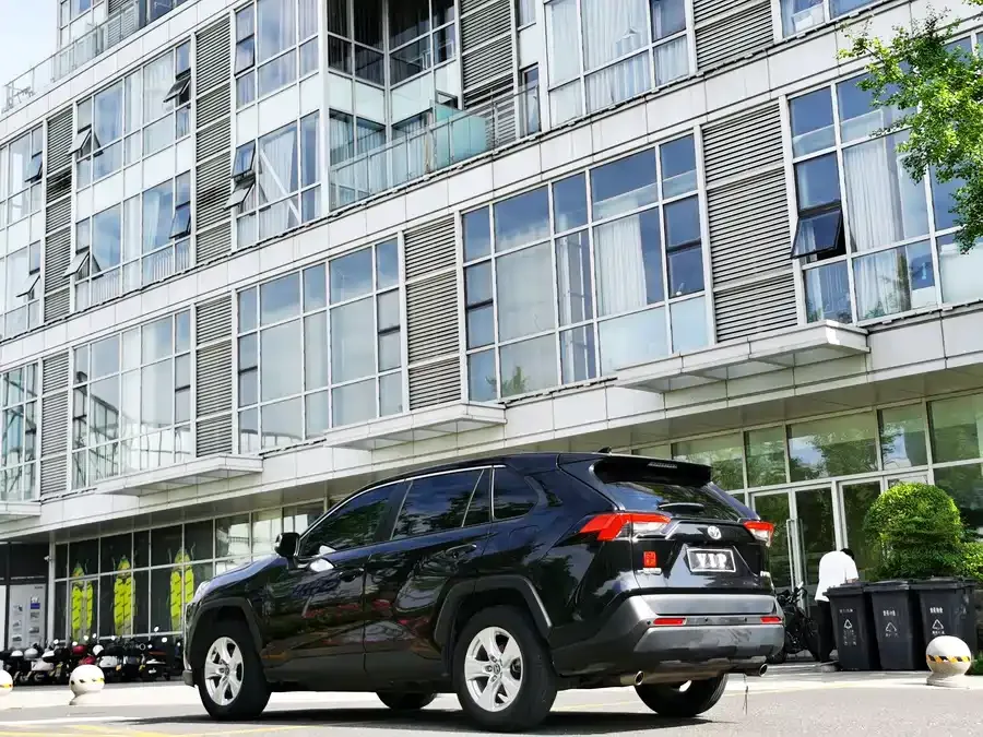 Toyota RAV4 RAV4 Rongfang 2023 2.0L CVT 2WD Urban Edition 2023 — миниатюра 2