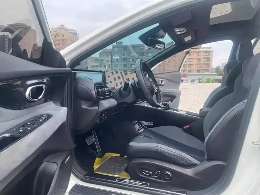 GAC Trumpchi Shadow Leopard Shadow Leopard 2023 400T Automatic R MAX 2024 — миниатюра 2