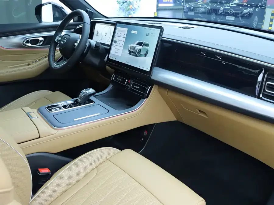 GAC Trumpchi GS8 Trumpchi GS8 2024 Navigator Series 2.0TGDI 2WD Luxury Intelligent Connected Edition 7-Seater 2024 — миниатюра 3